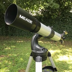 MEADE TELESCOPE